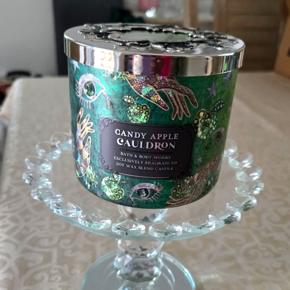 Candy Apple Cauldron Bath & Body Candle - Picture 2 of 14